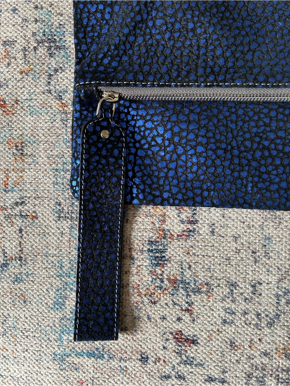 Vittoria Napoli Blue Metallic Zip Wristlet Clutch Lined Pockets Silver Hardware - Picture 4 of 10